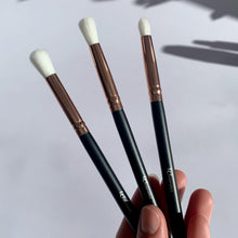 Load image into Gallery viewer, 3-Piece Eye Brush Set
